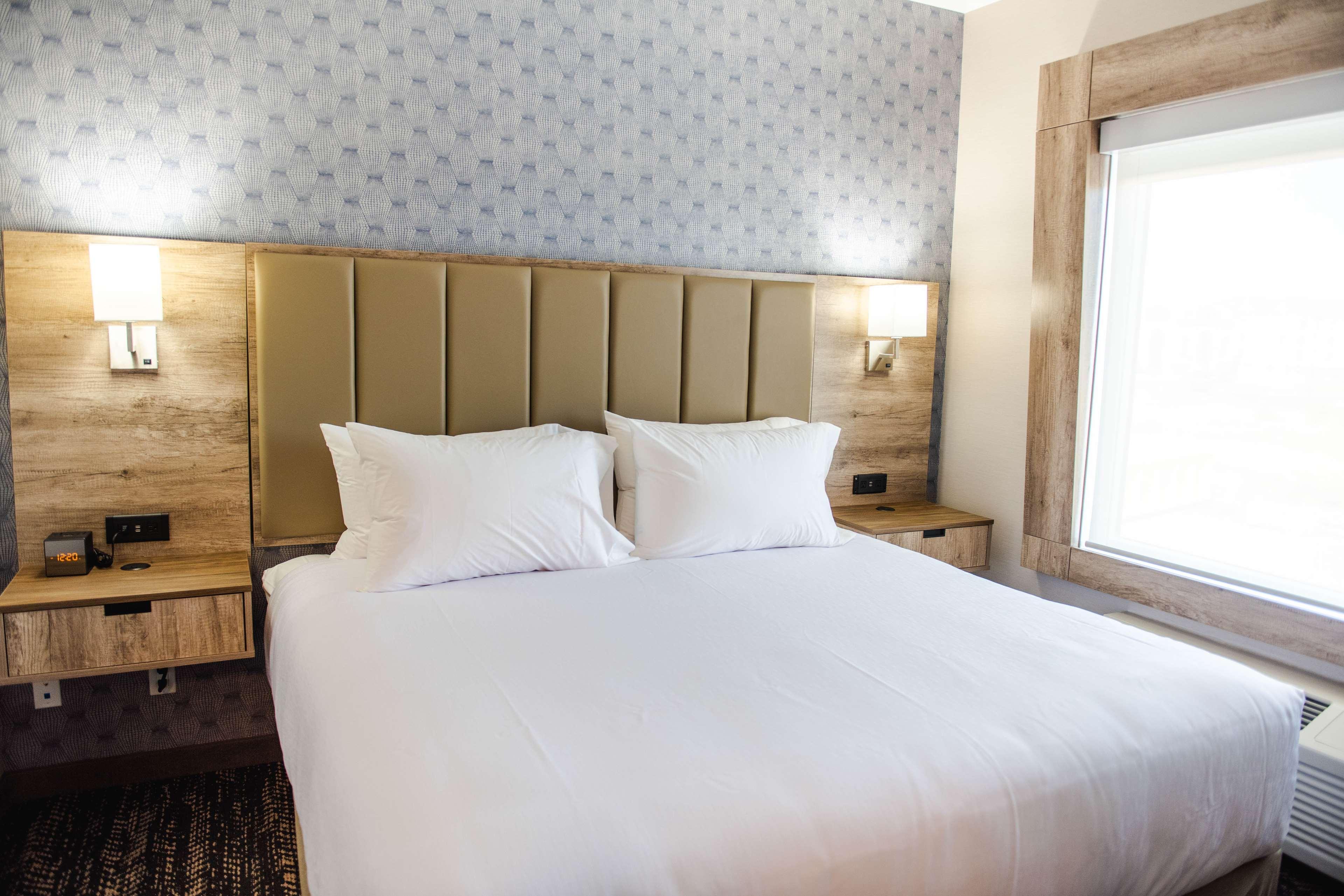 Best Western Premier Executive Residency Медисин Хет Екстериор снимка