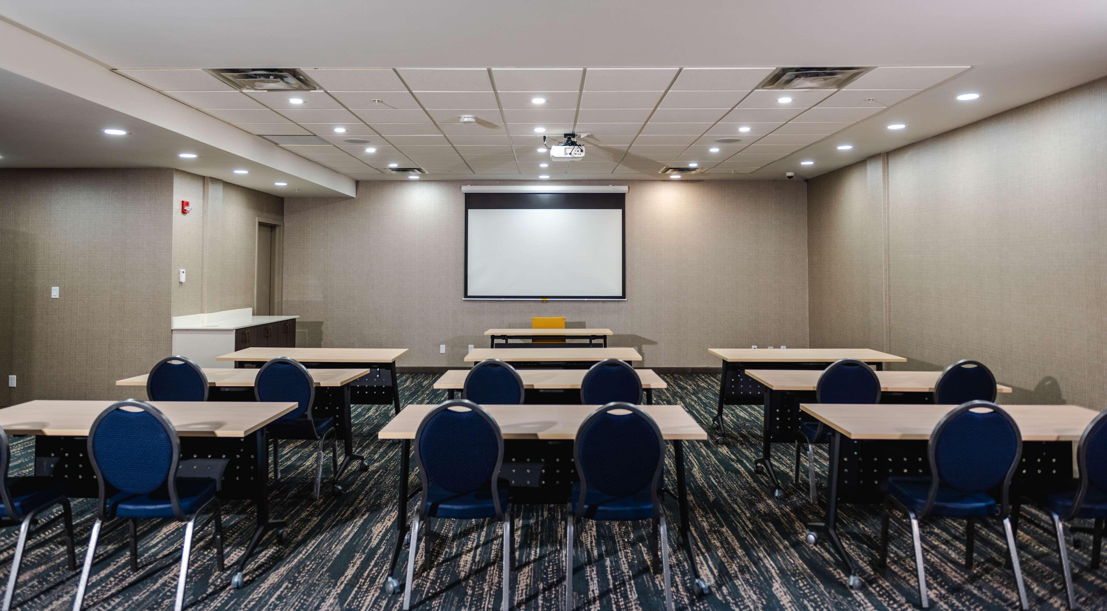 Best Western Premier Executive Residency Медисин Хет Екстериор снимка